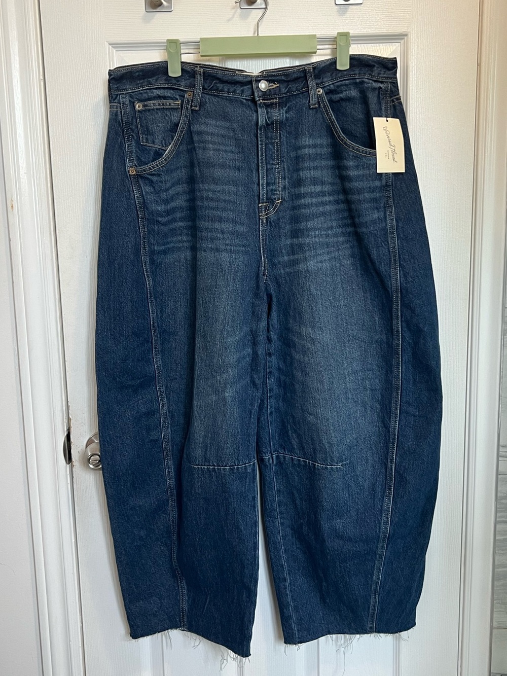 Universal Thread High Rise Curved Leg Ankle Barrel Jeans - Dark Blue | Size 14